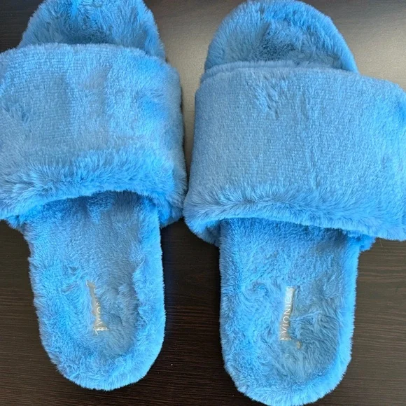 Vionic Women's Blue Fuzzy Slippers - Picture 7 of 9